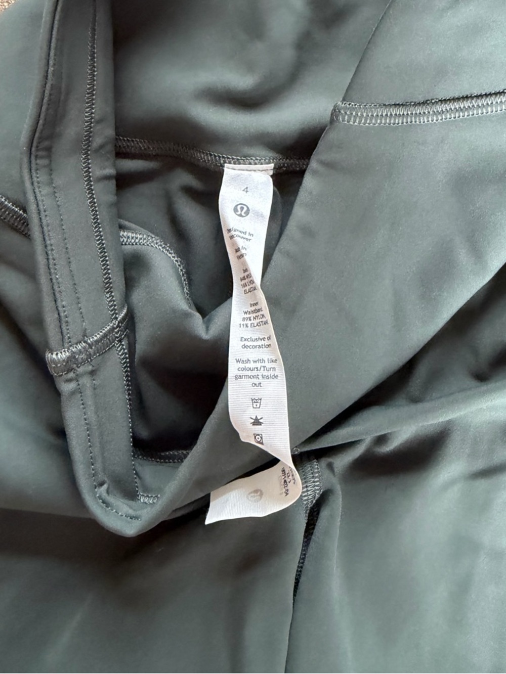 NWT Lululemon Base Pace High Rise Reflective Short 8" in Smoked Spruce Size 4 - Picture 9 of 11